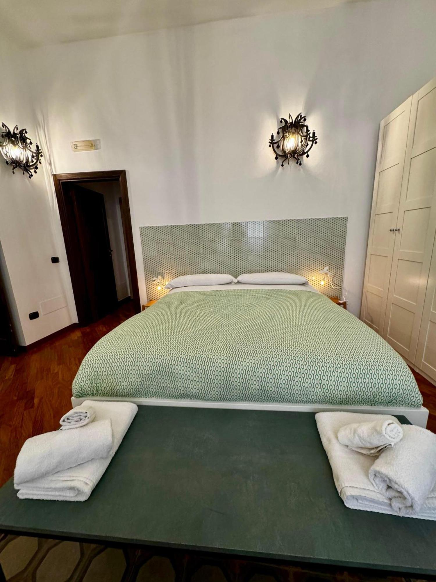 Casa Vacanze Via Roma 148 Syracuse Esterno foto