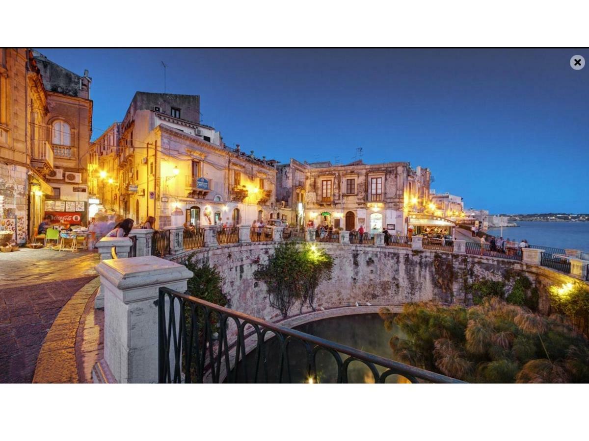 Casa Vacanze Via Roma 148 Syracuse Esterno foto